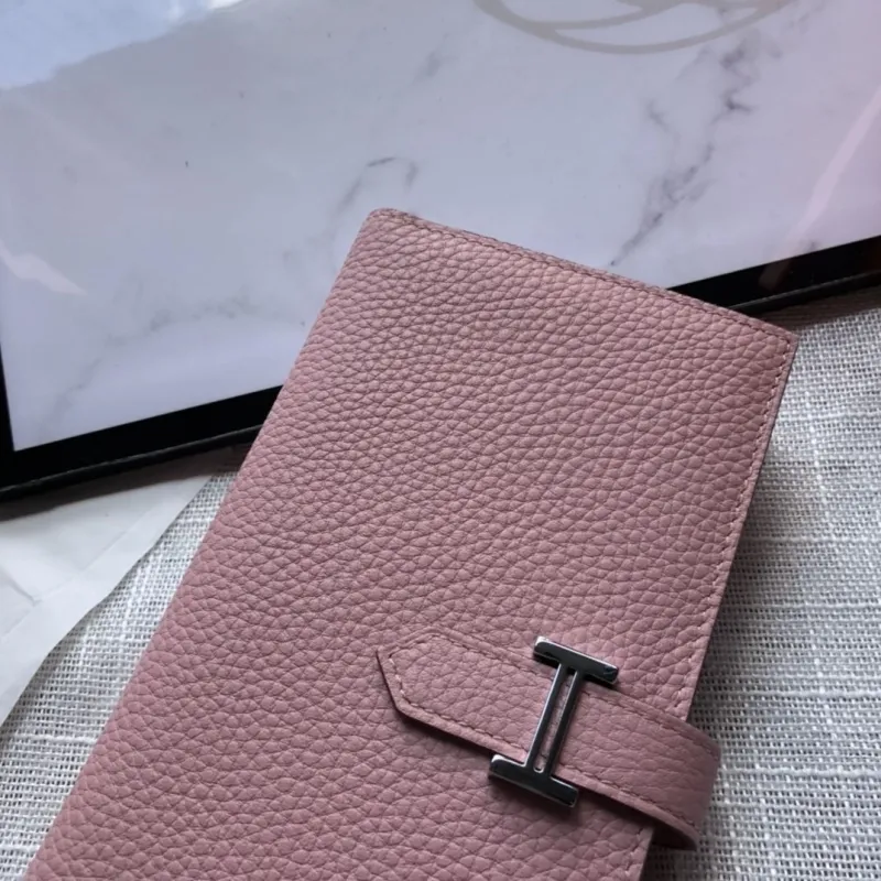 Alternative view of Hermes Wallets-87