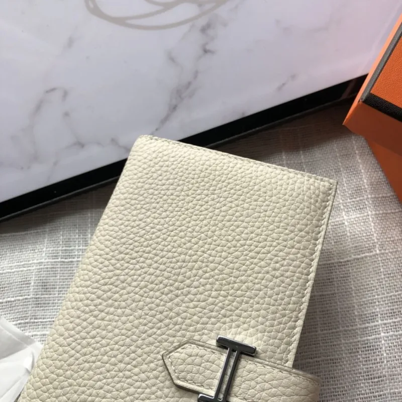 Alternative view of Hermes Wallets-89