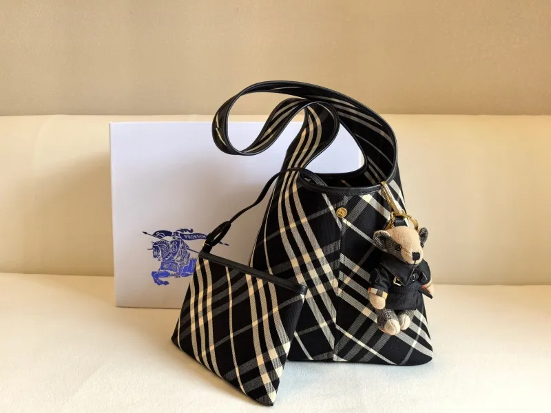 Alternative view of Burberry Bucket Bags-30