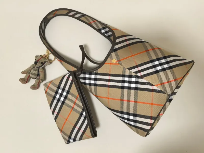 Burberry Classic Check Bucket Shoulder Bag - Image 5