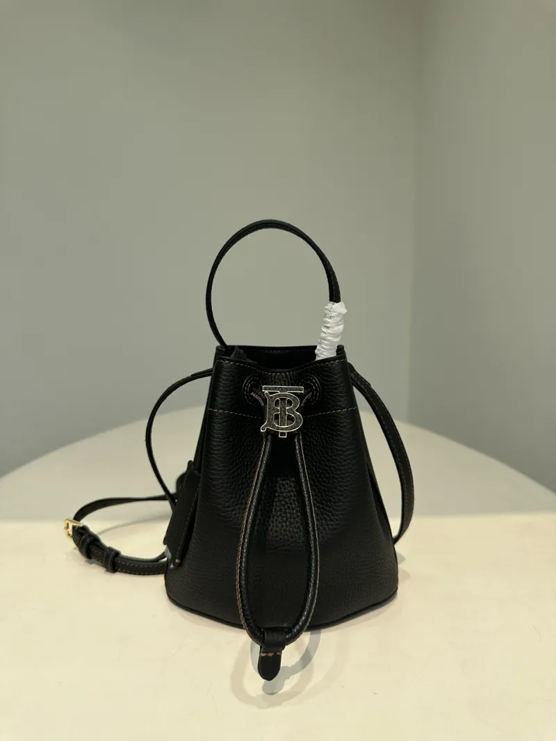 Burberry Black Leather Crossbody Bucket Bag 33 - Image 4