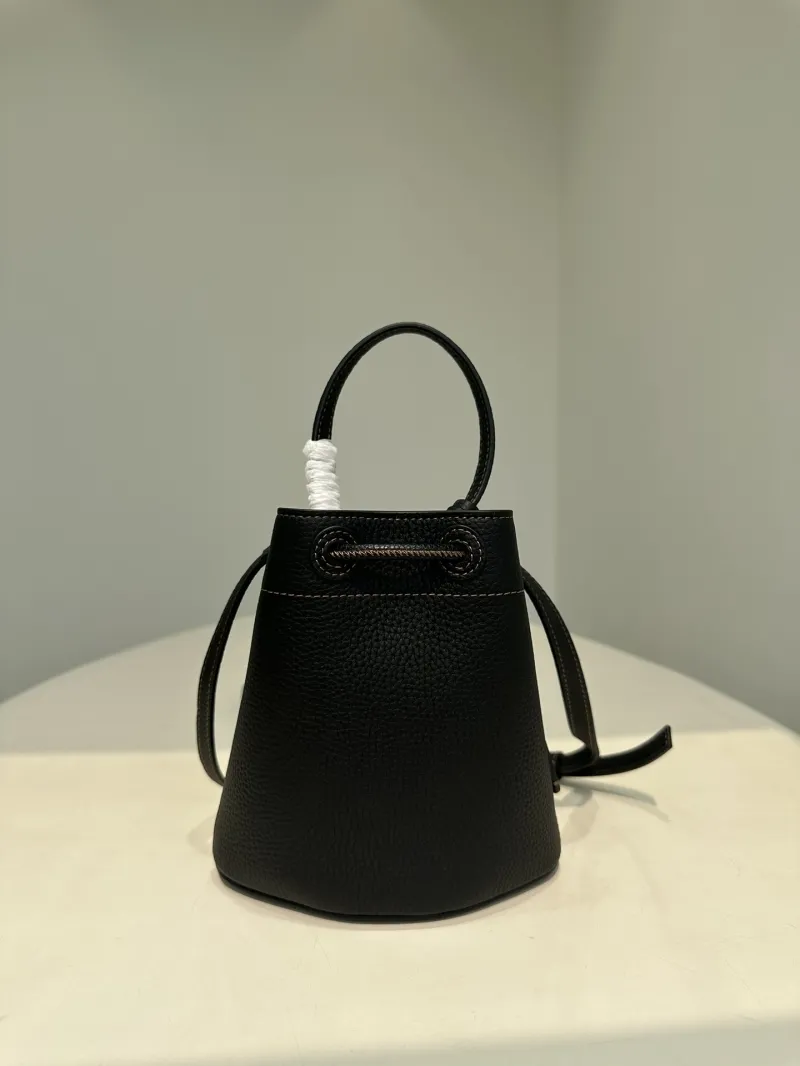 Burberry Black Leather Crossbody Bucket Bag 33 - Image 6