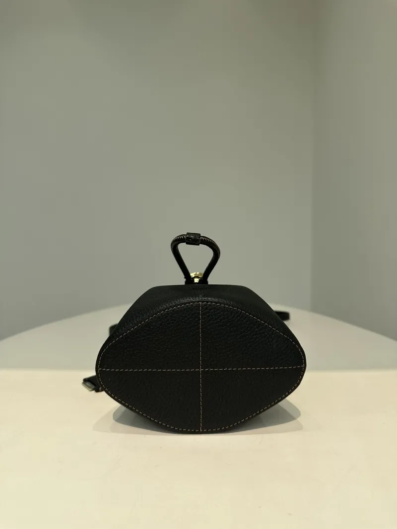 Burberry Black Leather Crossbody Bucket Bag 33 - Image 7