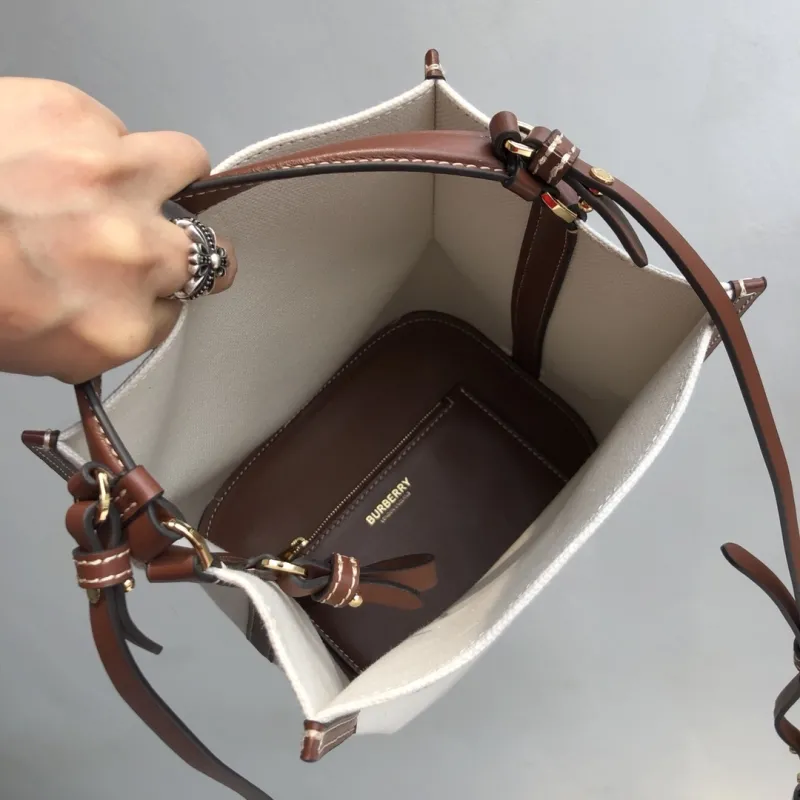 Burberry White Canvas Bucket Bag - Image 9