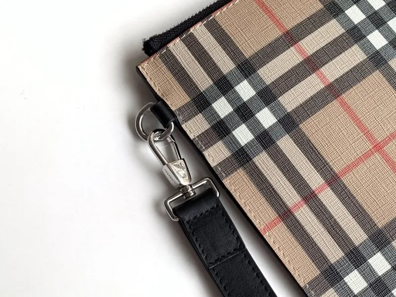 Burberry Vintage Check Wristlet Clutch Bag - Image 5