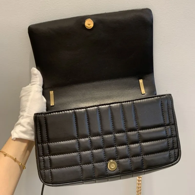 Burberry Black Quilted Chain Shoulder Bag - Image 3