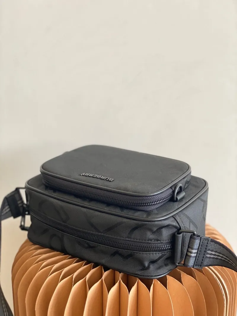 Burberry Black Crossbody Shoulder Bag - Image 3
