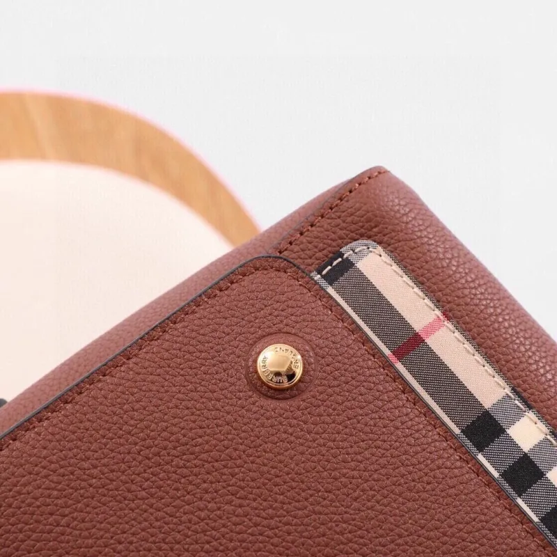 Burberry Brown Leather Crossbody Bag - Image 6