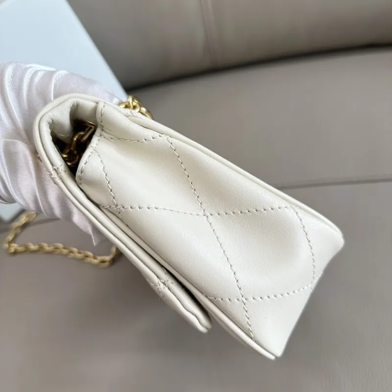 Burberry White Quilted Chain Satchel Bag - Image 4