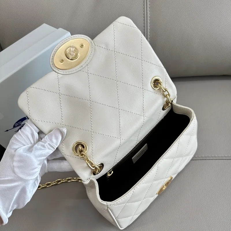 Burberry White Quilted Chain Satchel Bag - Image 6