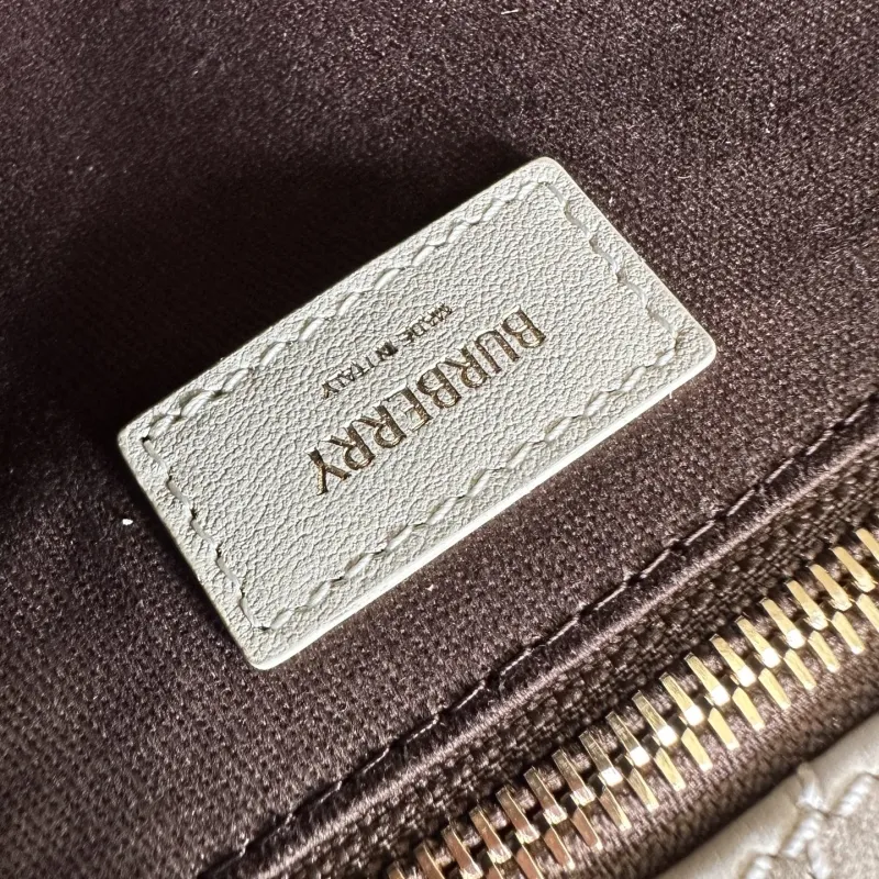 Burberry White Quilted Chain Satchel Bag - Image 7