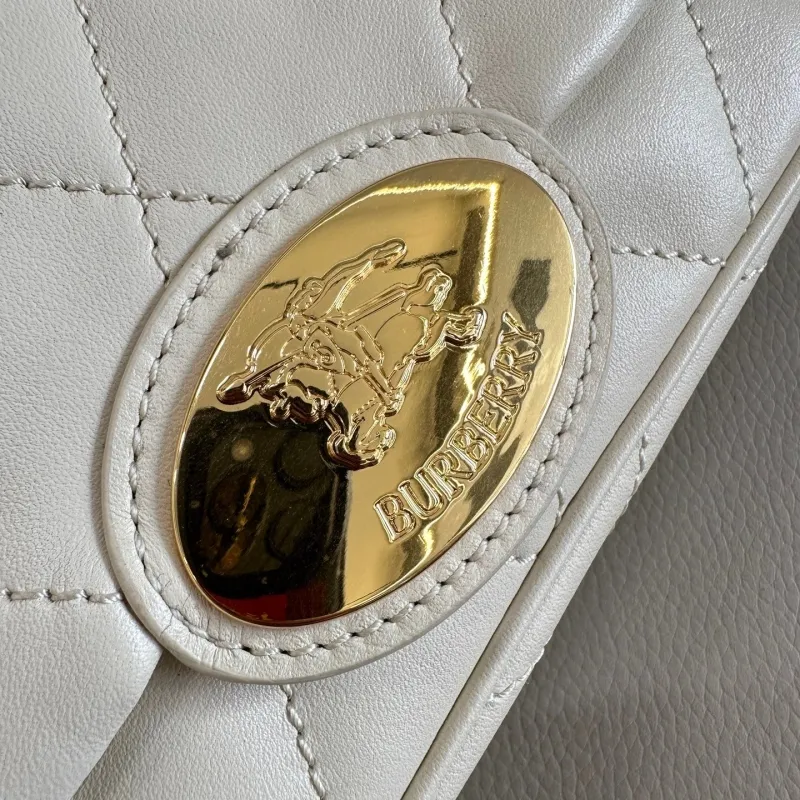 Burberry White Quilted Chain Satchel Bag - Image 9