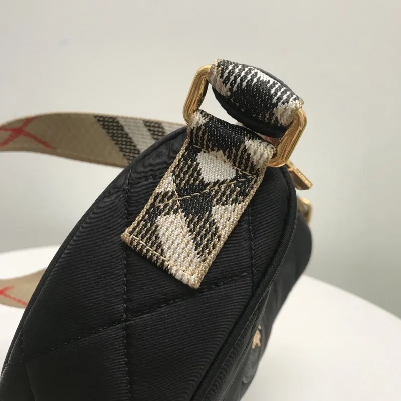 Burberry Black Quilted Crescent Shoulder Bag - Image 4