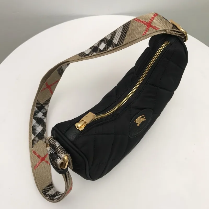 Burberry Black Quilted Crescent Shoulder Bag - Image 6