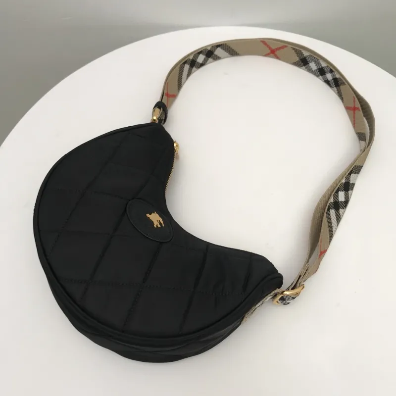 Burberry Black Quilted Crescent Shoulder Bag - Image 8