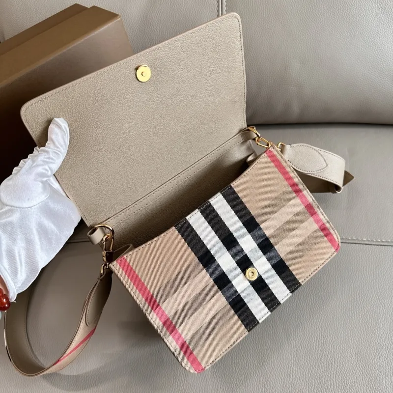 Burberry Beige Leather Crossbody Satchel Bag - Image 7