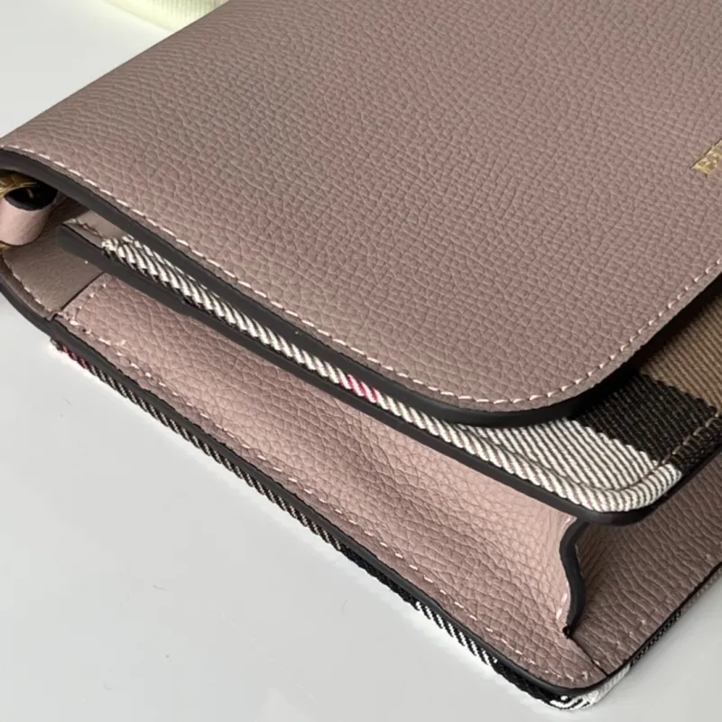 Burberry Light Pink Crossbody Satchel Bag - Image 5