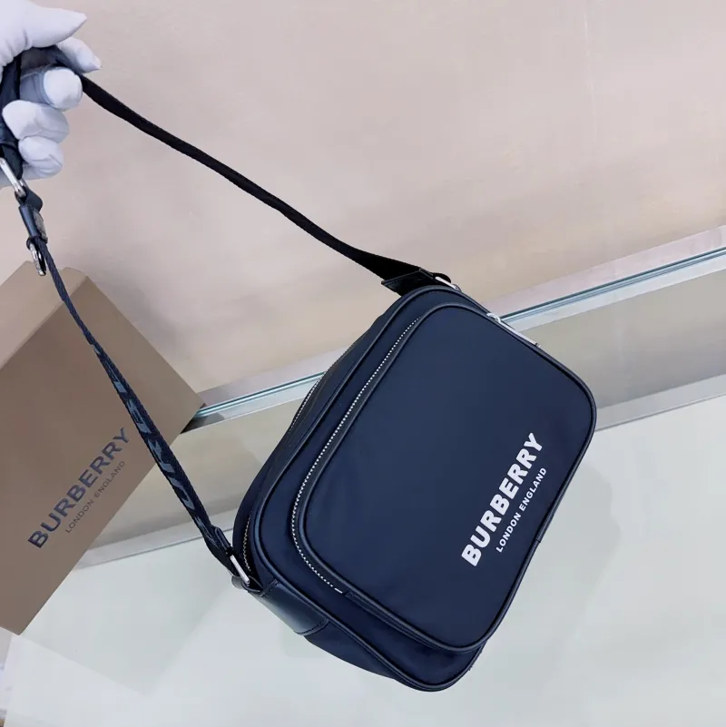 Burberry Navy Crossbody Shoulder Bag - Image 3