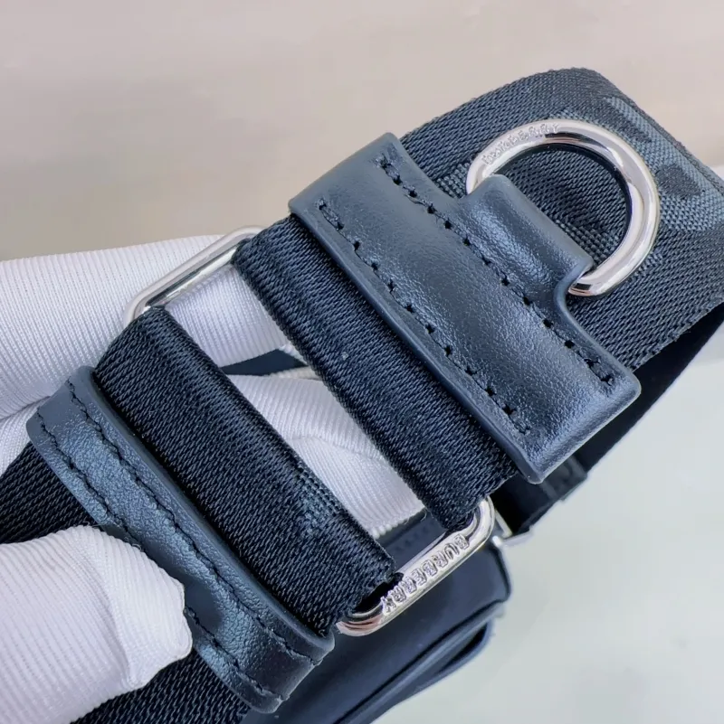 Burberry Navy Crossbody Shoulder Bag - Image 9