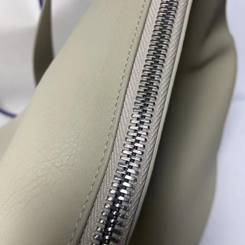 Burberry Beige Leather Hobo Shoulder Bag 154 - Image 6