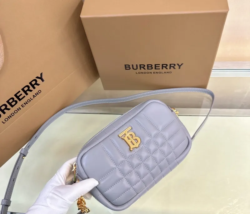 Burberry Gray Quilted Crossbody Camera Bag - Image 4