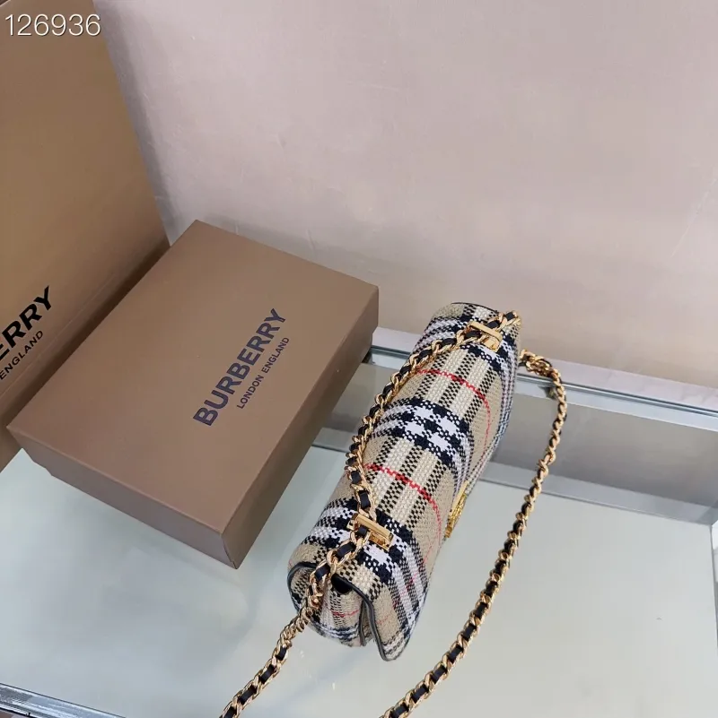 Burberry Beige Vintage Check Chain Shoulder Bag 126936 - Image 6