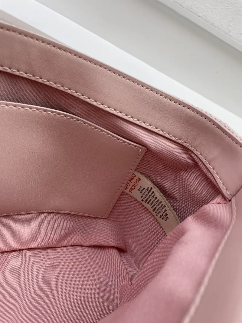Burberry 8350 Light Pink Crossbody Satchel Bag Size 25 - Image 9
