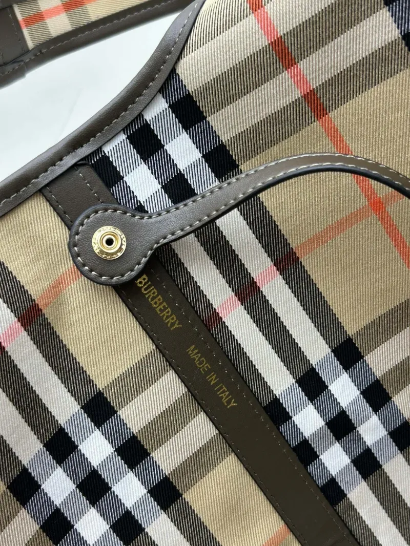 Burberry Classic Check Tote Bag with Pouch 8092 - Image 7