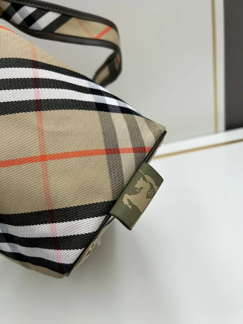 Burberry Classic Check Tote Bag with Pouch 8092 - Image 8