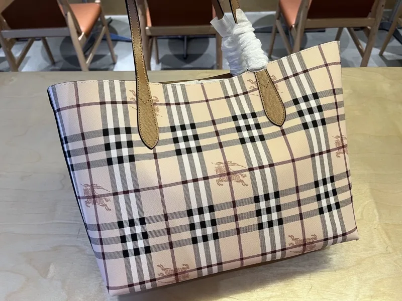 Burberry Shopping Bags-22 - Image 3