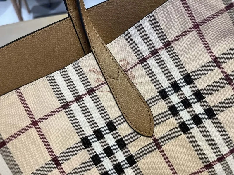 Burberry Shopping Bags-22 - Image 6