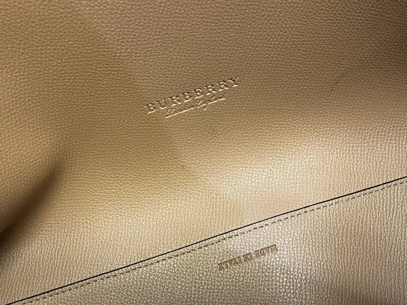 Burberry Shopping Bags-22 - Image 9