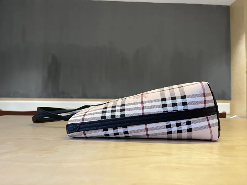 Alternative view of Burberry Shopping Bags-23