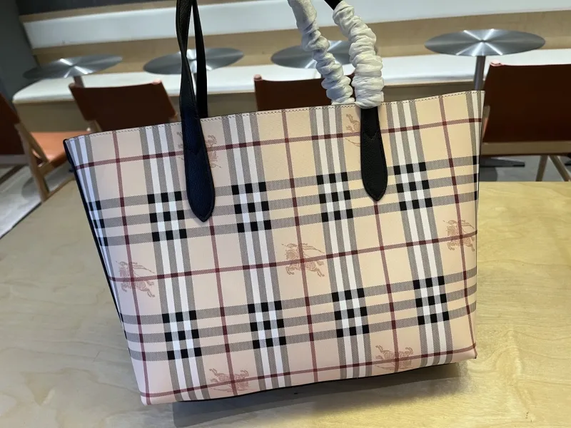 Burberry Nova Check Tote Bag - Image 4