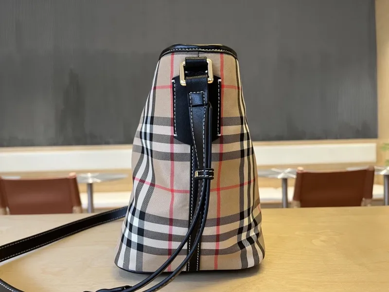 Burberry Nova Check Bucket Crossbody Bag 25 - Image 4