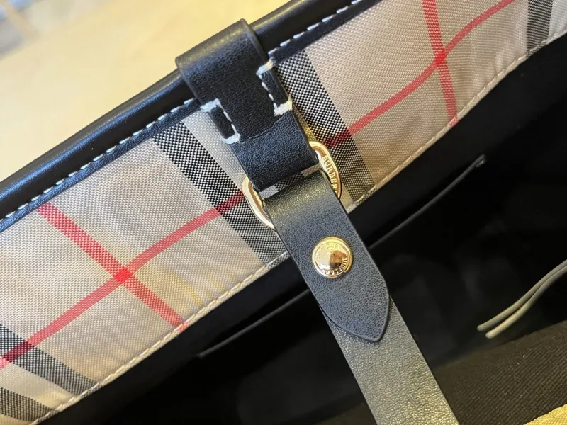Burberry Nova Check Bucket Crossbody Bag 25 - Image 6