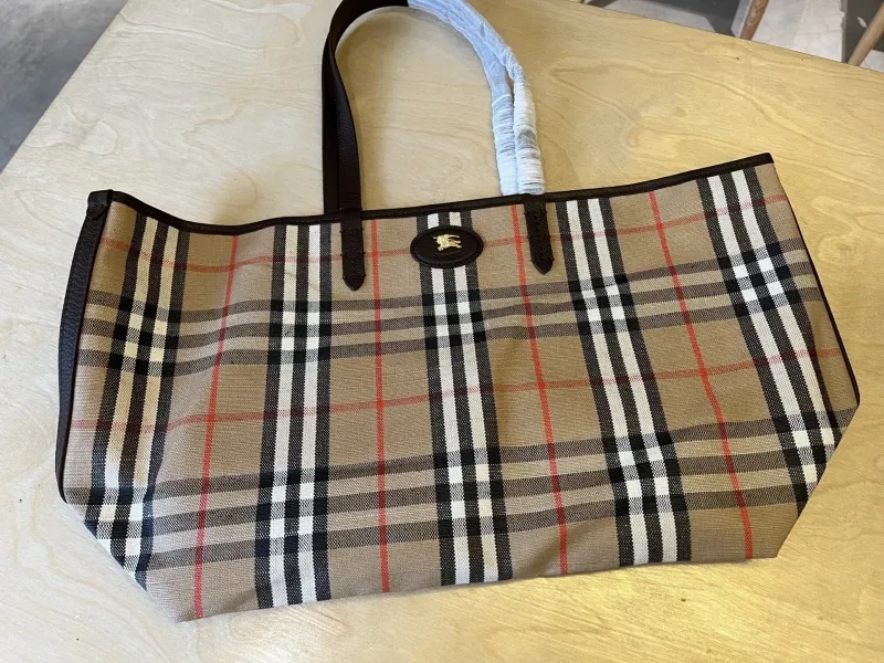 Burberry Signature Check Tote Bag