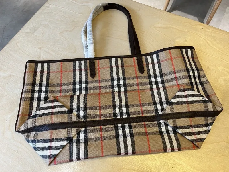 Alternative view of Burberry Signature Check Tote Bag