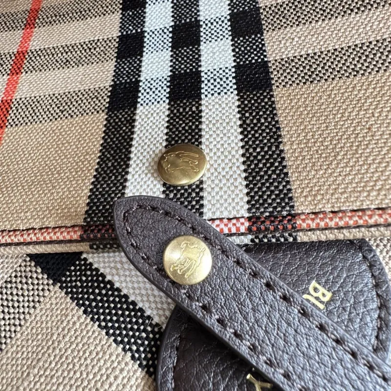 Burberry Classic Check Tote Bag with Pouch - Image 8