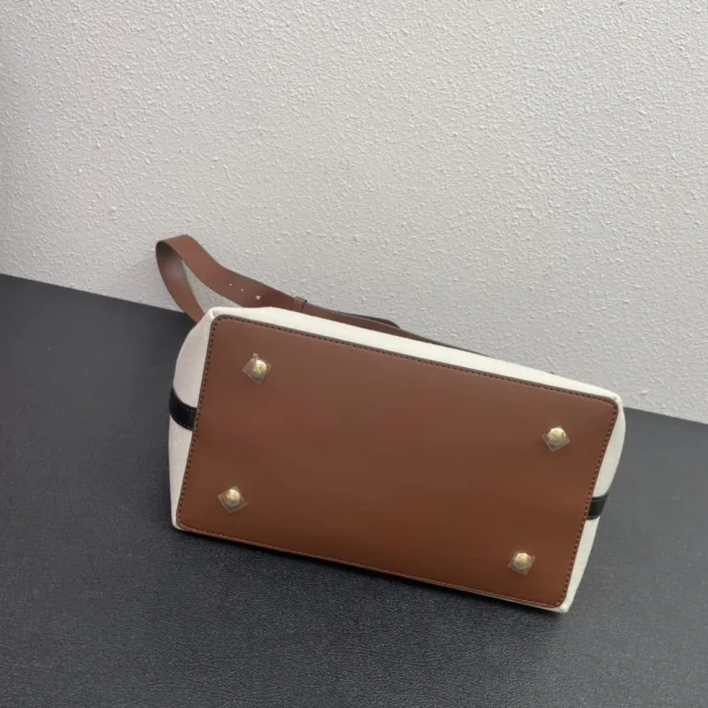 Burberry 8349 Cream Tote Bag Size 36 - Image 7