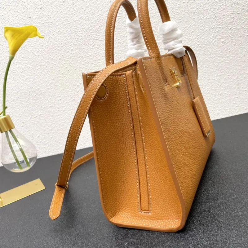 Burberry 8050 Tan Leather Tote Bag - Image 4