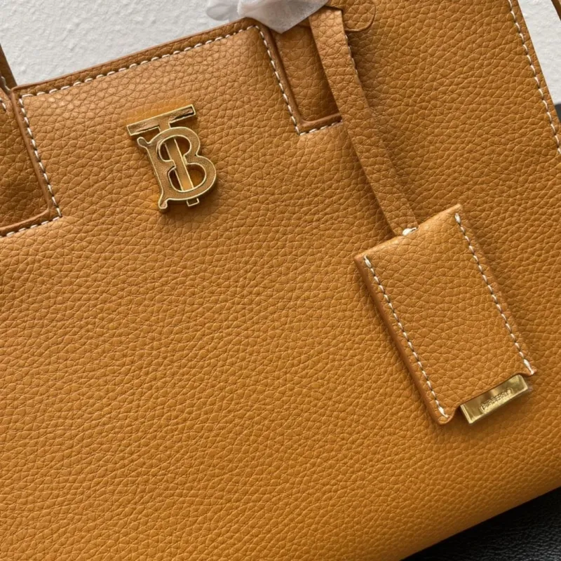 Burberry 8050 Tan Leather Tote Bag - Image 6