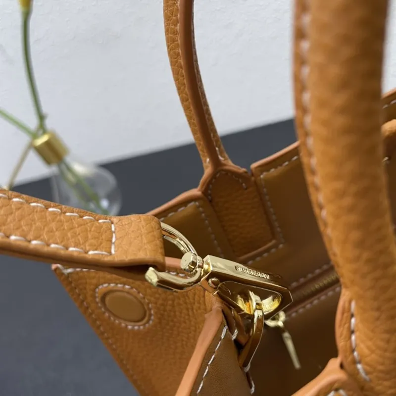 Burberry 8050 Tan Leather Tote Bag - Image 7