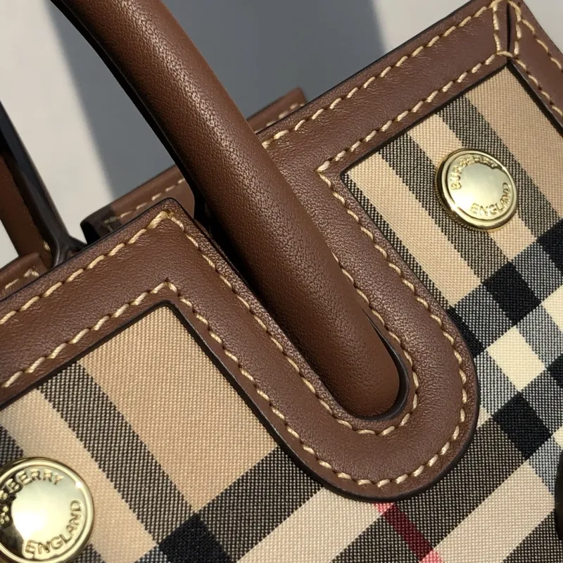 Burberry Vintage Check Tote Handbag - Image 6