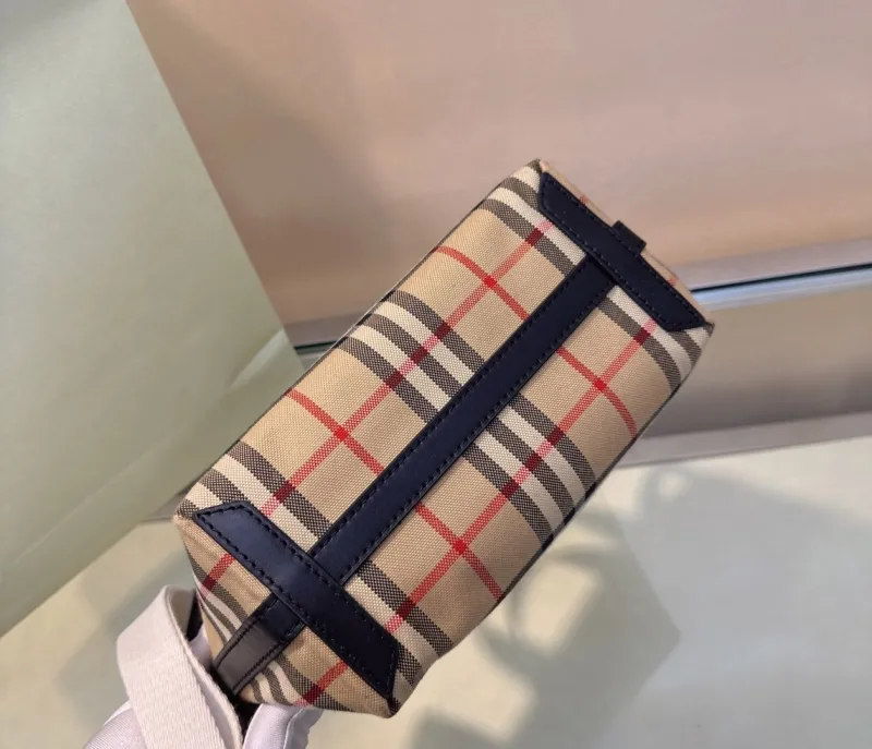 Burberry Vintage Check Crossbody Tote Bag - Image 6