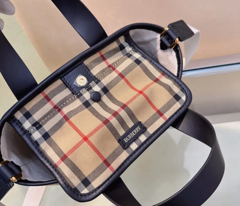 Burberry Vintage Check Crossbody Tote Bag - Image 9