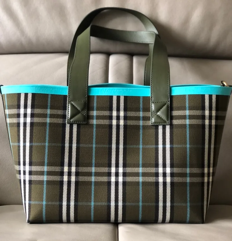 Burberry Shopping Bags-73