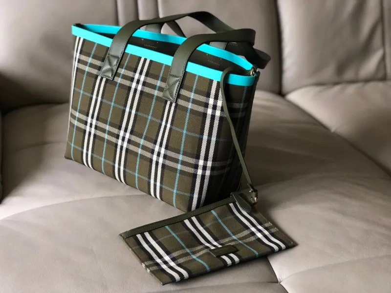 Alternative view of Burberry Shopping Bags-73