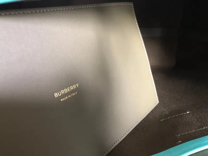 Burberry Olive Check Tote Bag with Matching Pouch - Image 9