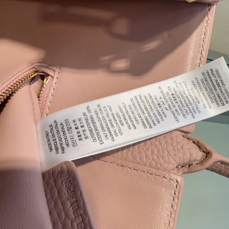Burberry Shopping Bags-76 - Image 9
